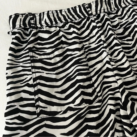 NWT LOFT Zebra Print Belted Flowy Summer Shorts - Picture 9 of 9